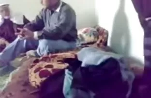 XXX Rosyjski kazirodztwo córki w darmowe xxx hd kuchni