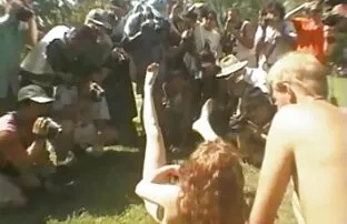 XXX Młody Murzyn na podłodze darmowe filmy xxx hd pokoju